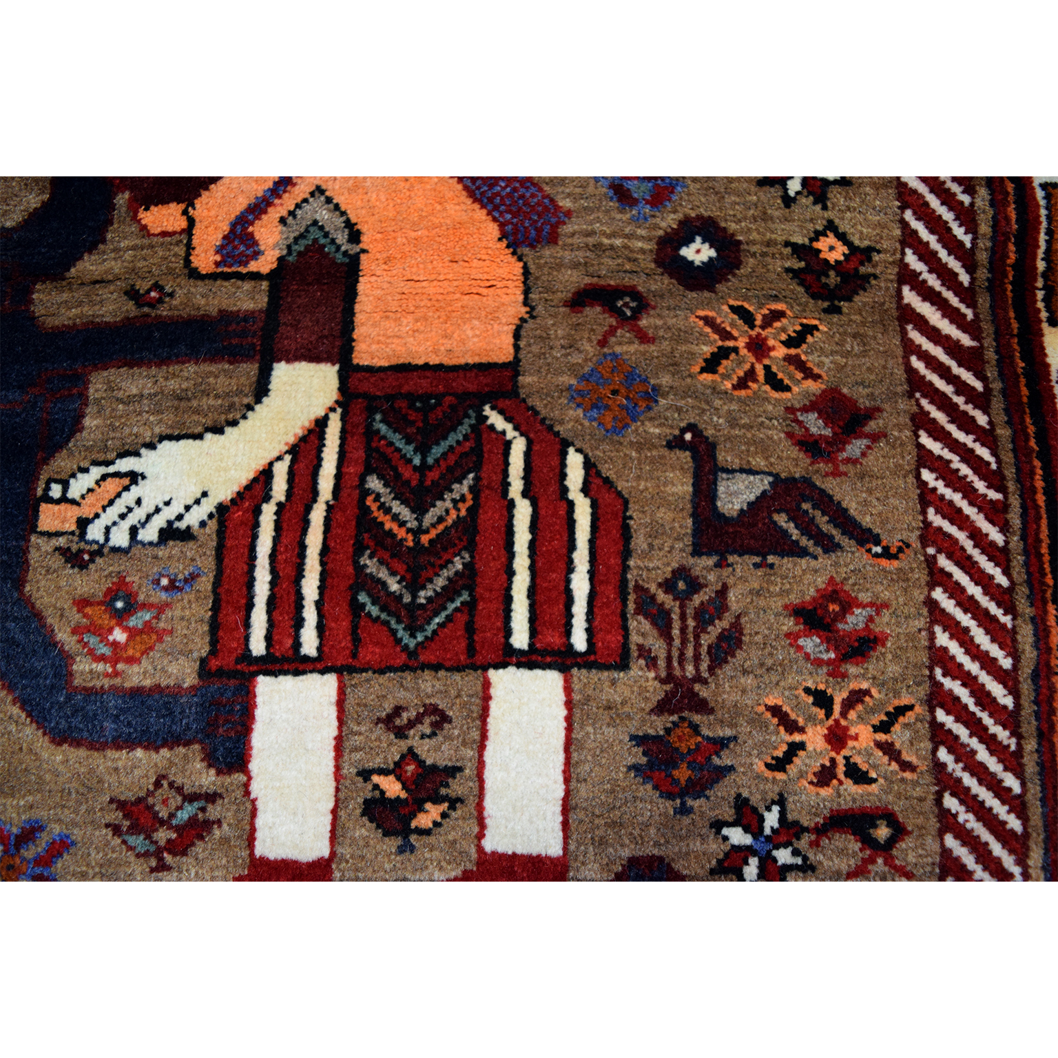 3' x 5' Persian Qashqai Carpet Featuring King Bahram vs. The Lion detail photo of Bahram