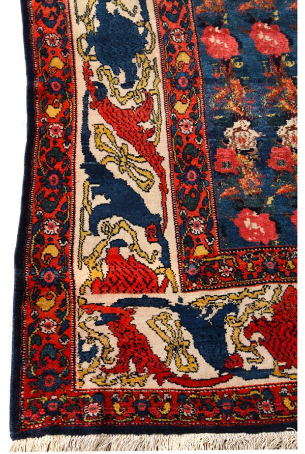 Senneh Rug Antique Persian Carpet in Pure Handspun Wool Handknotted with Floral Pattern